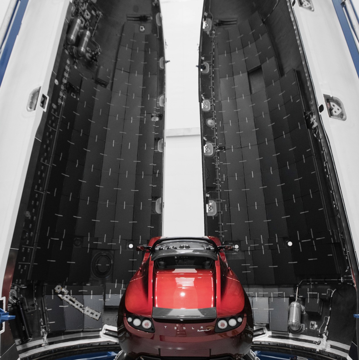 Илон Маск, Тесла, Tesla Roadster, космос