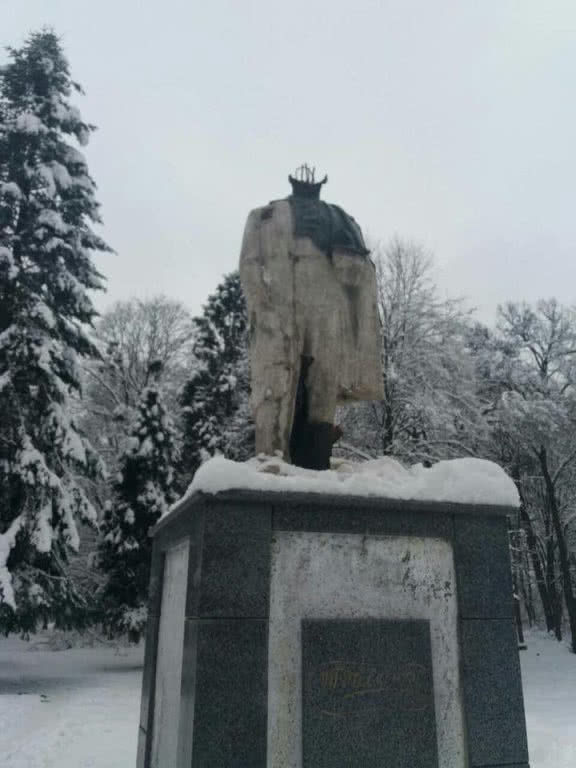 памятник, монумент, стрый, львовская область, бронза, полиция, вандалы