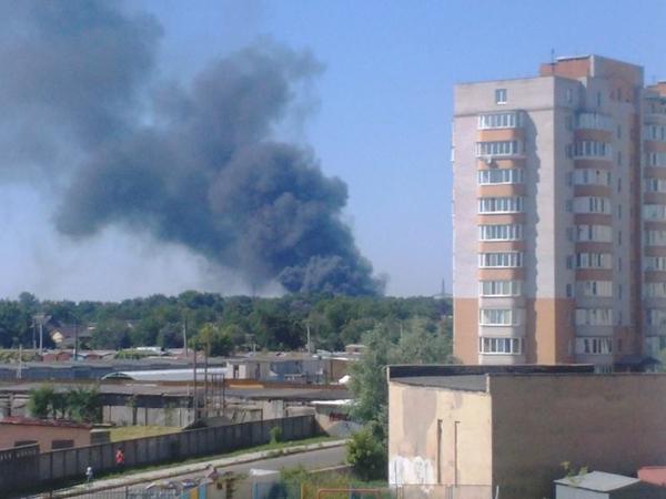 Нова пожежа під Києвом: Горить склад із пінопластом