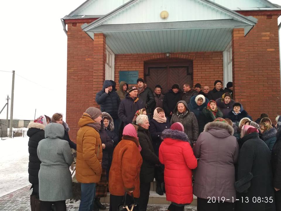 Священники УПЦ МП, храм на Волыни, переход, Православная Церковь Украины