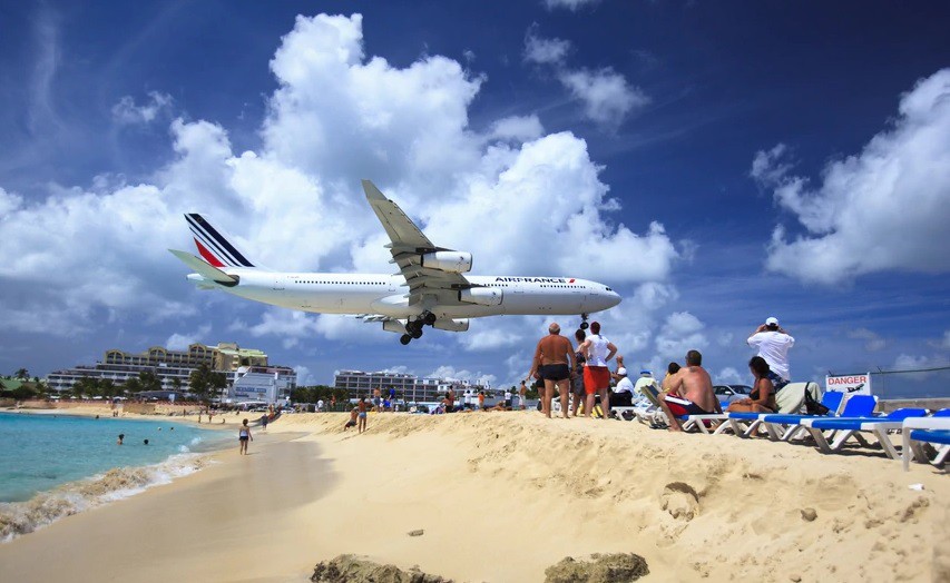 карибский остров, пляж, смерть, туристка, самолет, воздух