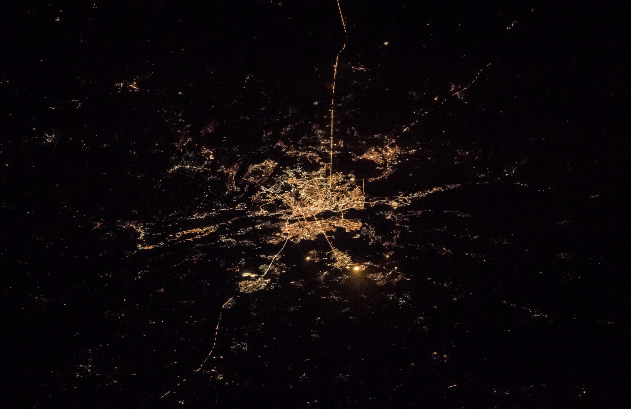 ночной Киев, Киев с космоса, астронавт, МКС