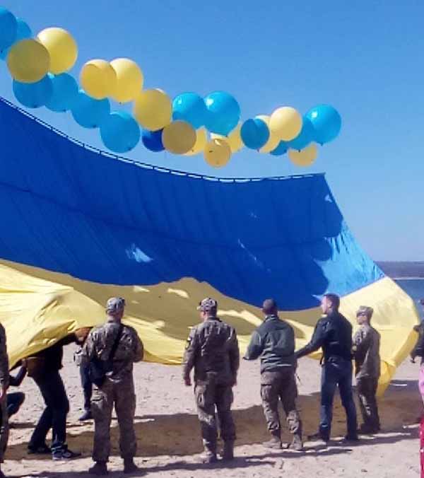 Флаг Украины, Донецк, акция, воздушные шары