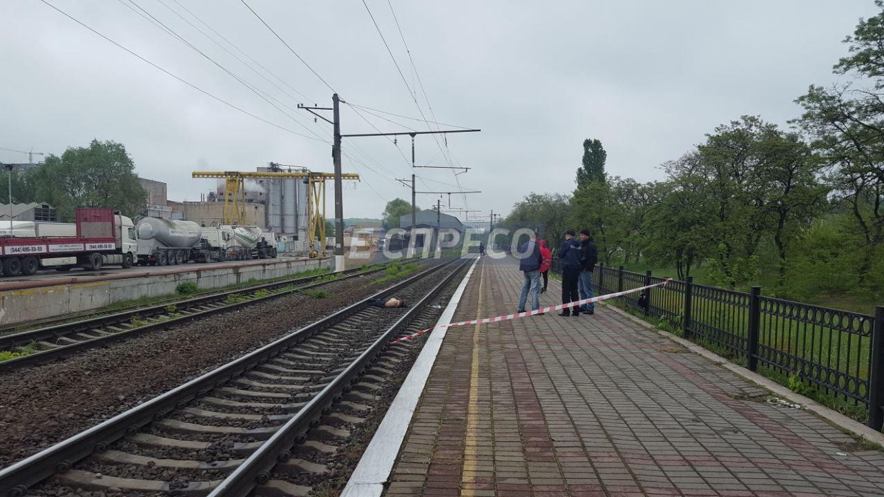 поезд, Киев, мужчина, железнодорожная станция