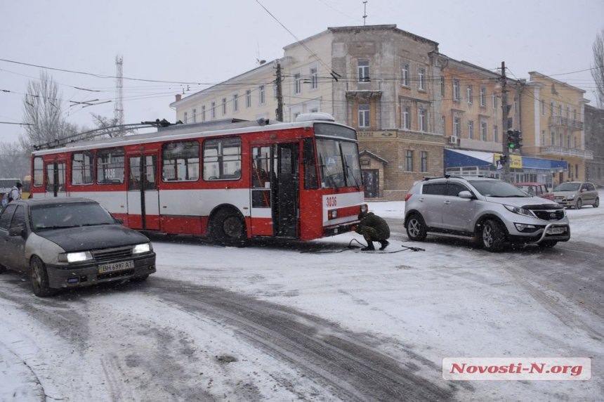 николаев, снег, коллапс, дорога, КрАЗ, троллейбус, пробка, автомобиль, снегопад, город, военные