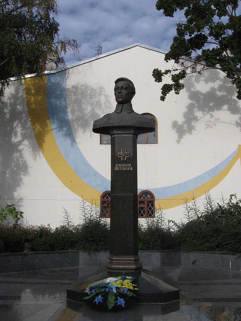 Симон Петлюра, УНР, Украина, памятник