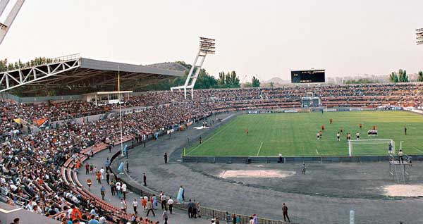 стадион Шахтер, Донецк, оккупация, фото