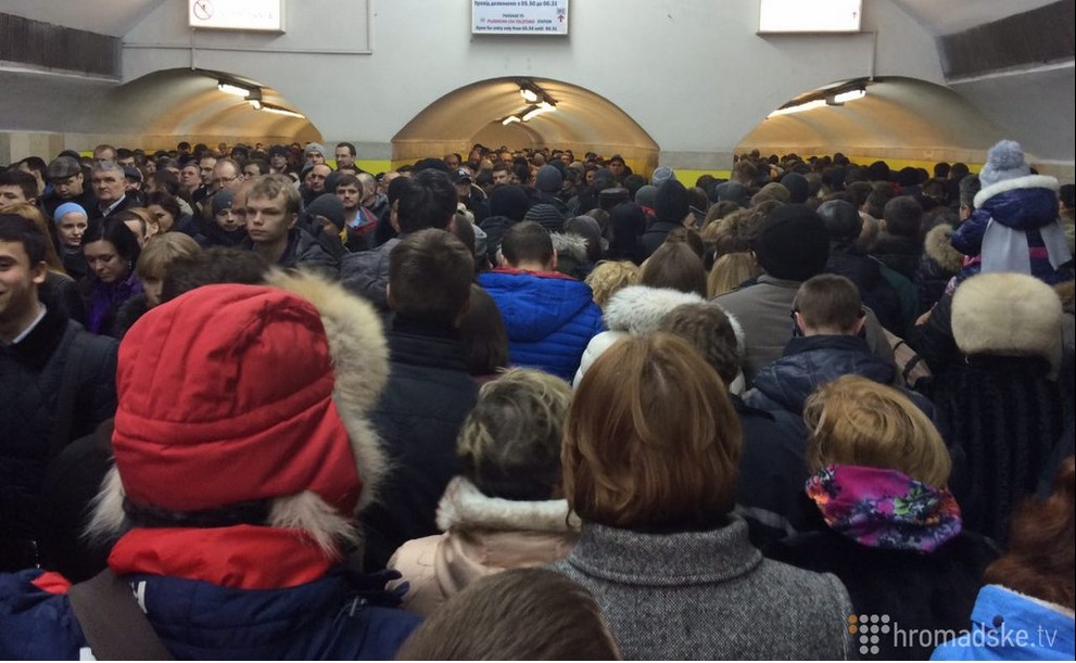 В час пик в Киеве закрылась одна из центральных станций метро