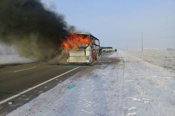 автобус, казахстан, пассажиры, пожар, топливо, заработки, дтп, авария, россия