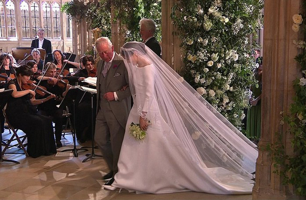 Меган Маркл, свадебное платье, фото, дизайнер Клэр Уэйт Келлер