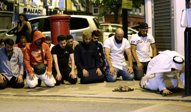 Фото, теракт, Лондон, мечеть, поліція