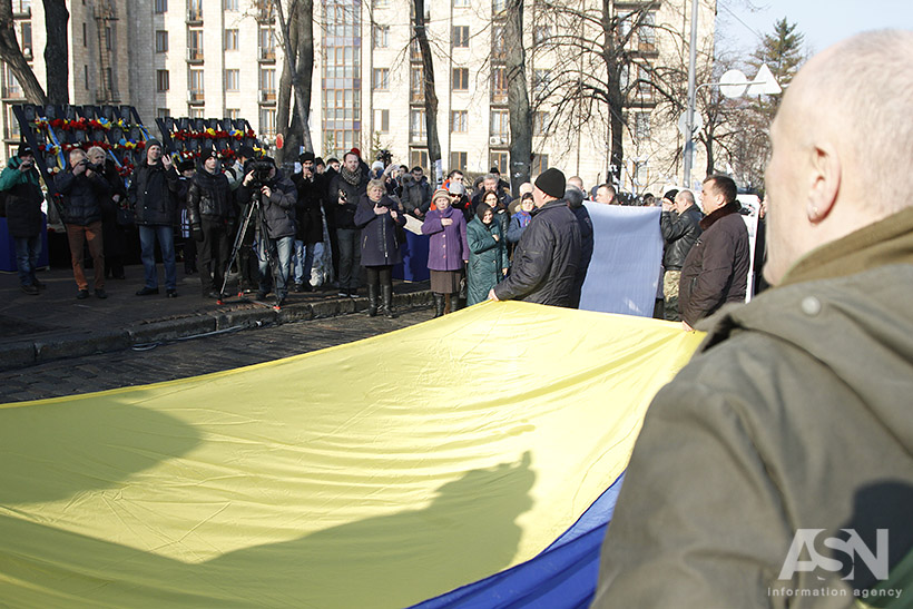 Поминальные мероприятия в центре Киева проходят без митингов