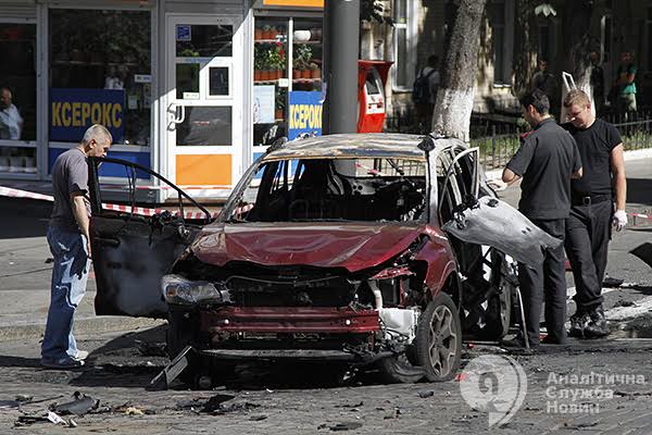 В Киеве взорвали авто с журналистом Шереметом