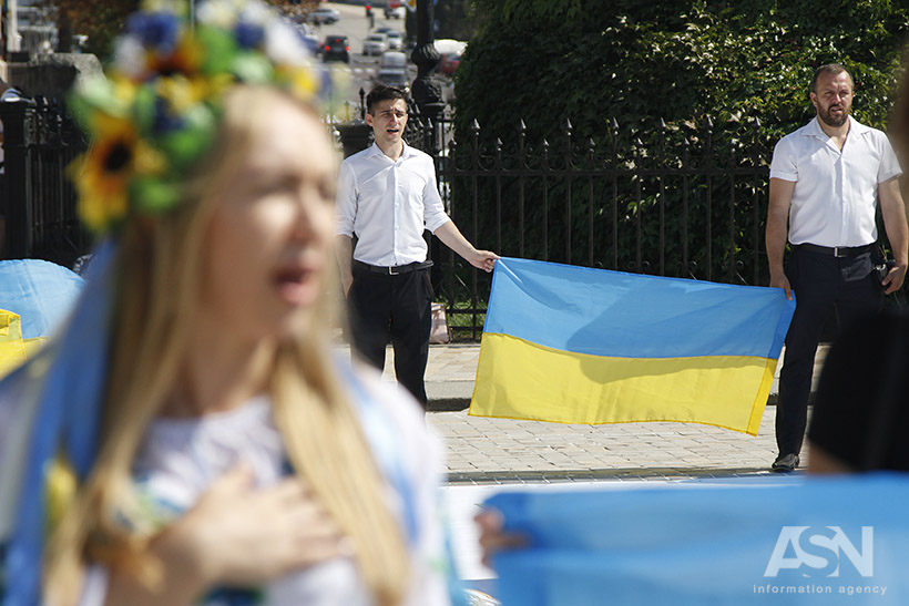 киев, Украина, живая, карта, флешмоб, флаг, день, независимость, герб, софийская, площадь, кузик, контур, общественная, организация
