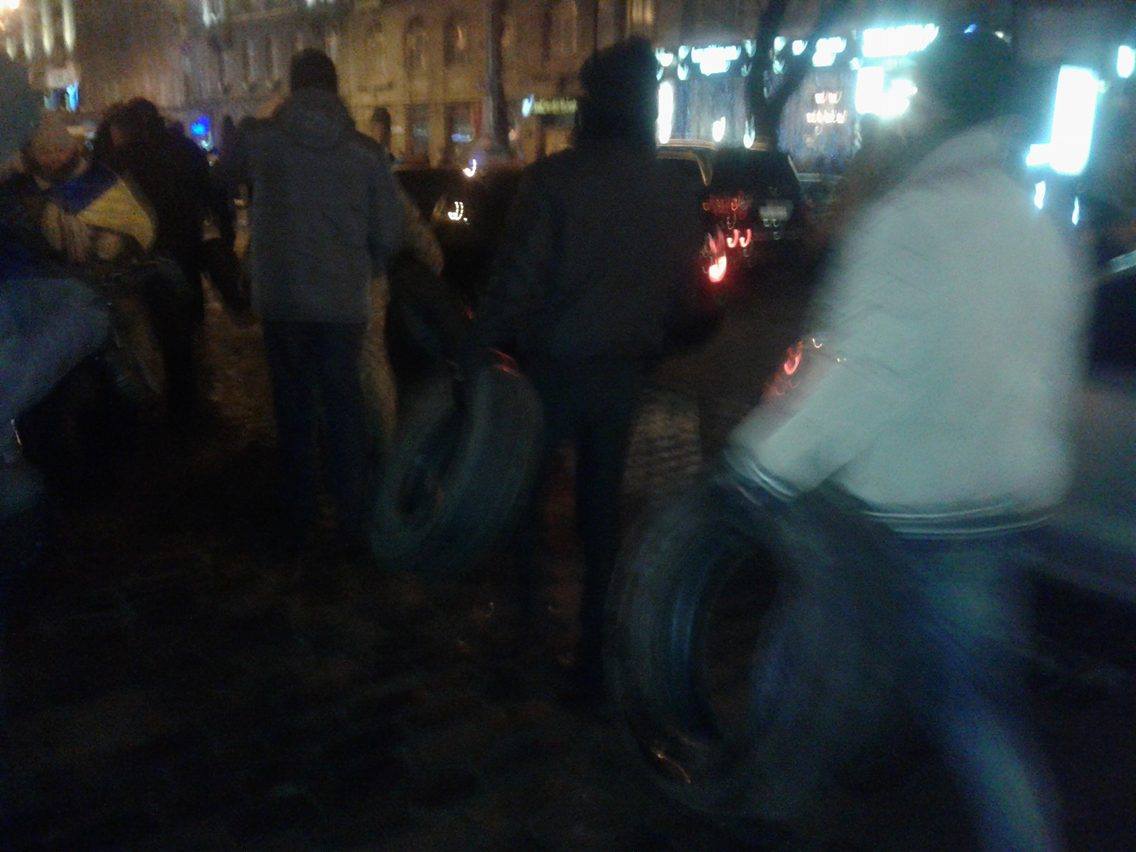 Шины на Майдане