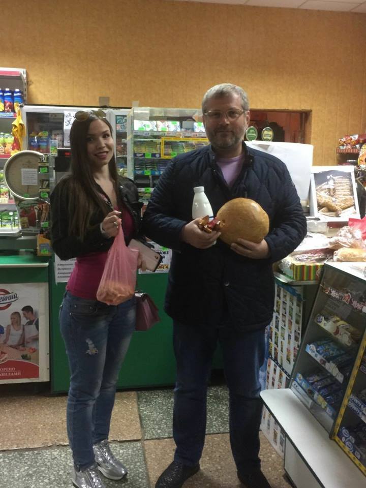 Александр Вилкул, Геннадий Корбан, магазин, самолет, хлеб