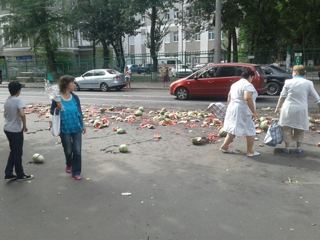 арбуз, дорога, грузовик, происшествие, Харьков