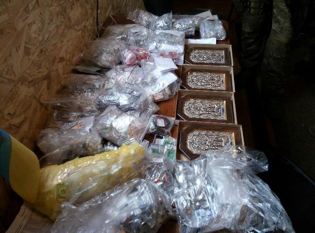 «Фантом» задержал груз ювелирных изделий, которые собирались продать в оккупированном Донецке