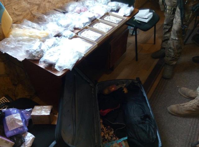 «Фантом» задержал груз ювелирных изделий, которые собирались продать в оккупированном Донецке
