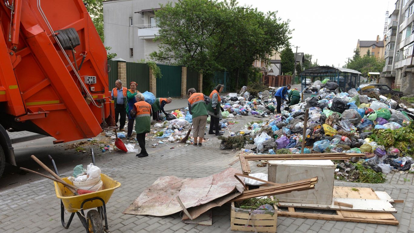 мусор, Львов, коммунальщики, баррикада, жители города