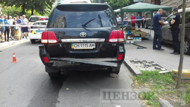 Киев, взорвался джип, дорога, пострадавший, Toyota Land Cruiser