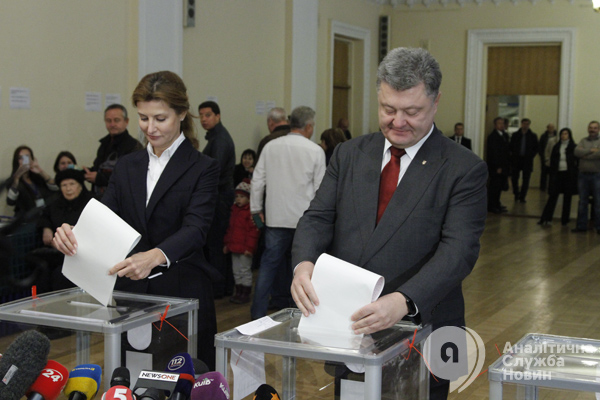 Президент Петр Порошенко проголосовал на местных выборах