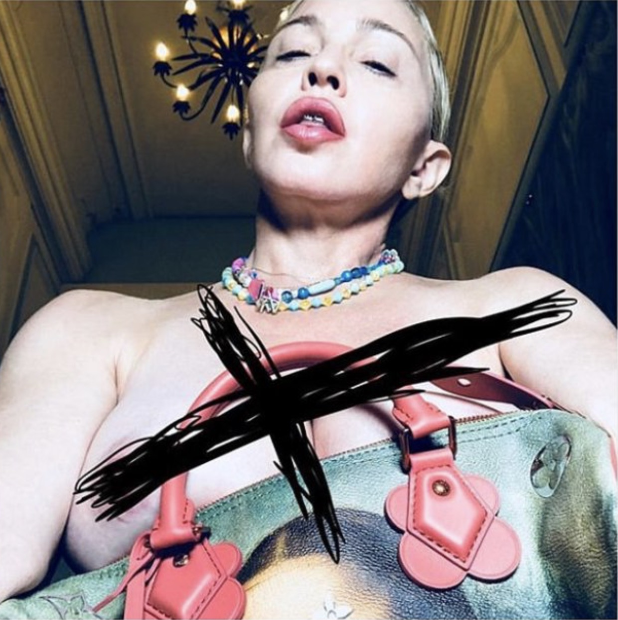 Мадонна, певица, грудь, Instagram