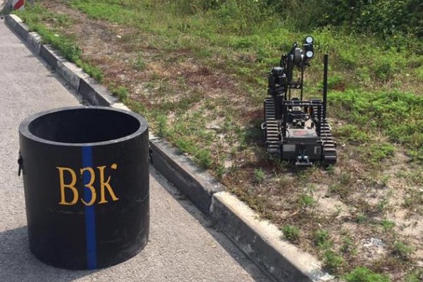 Национальная полиция Украины использовала робота для обезвеживания взрывчатки