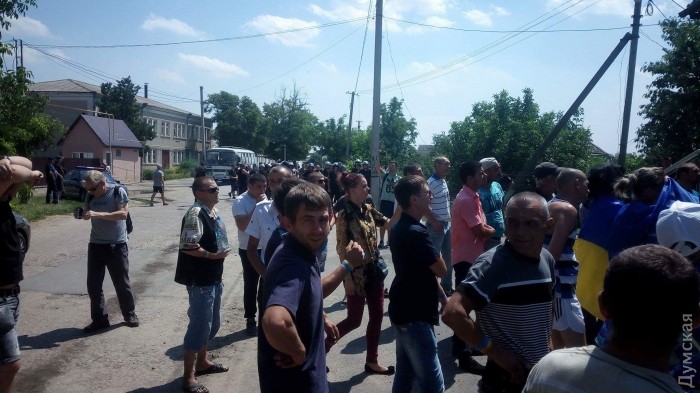 суд, Одесская область, судья, активисты, коктейли Молотова, полиция, газовые баллончики
