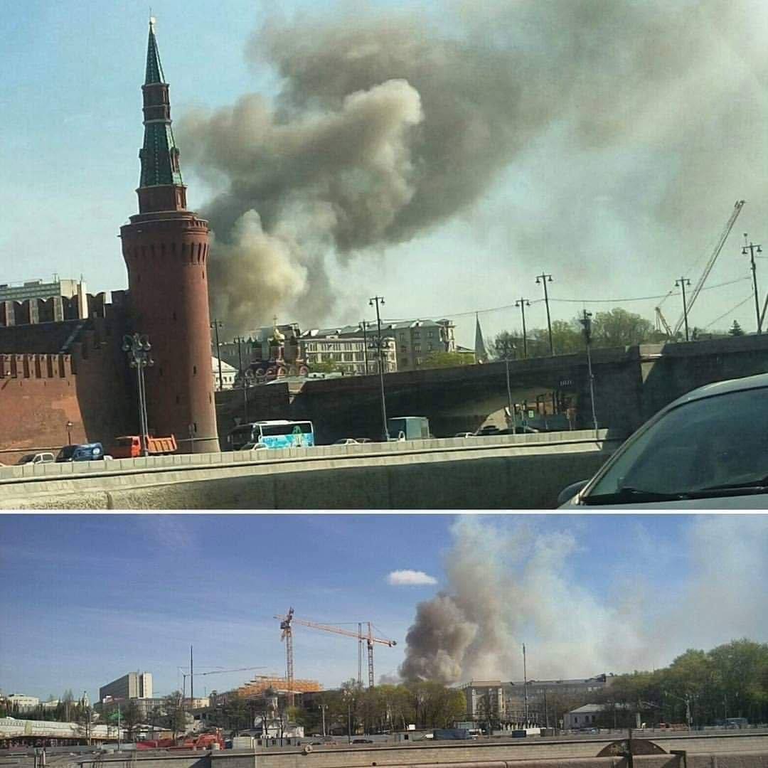 В сети нашли старую фотографию пожара рядом с кремлем. Выглядит красиво