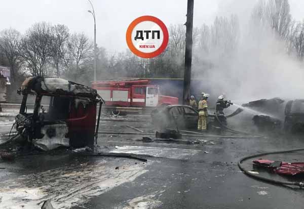 ДТП в Києві, пожежа, фура