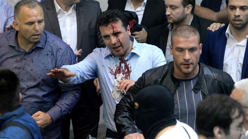 Македония, парламент, штурм, здание, полиция, депутаты