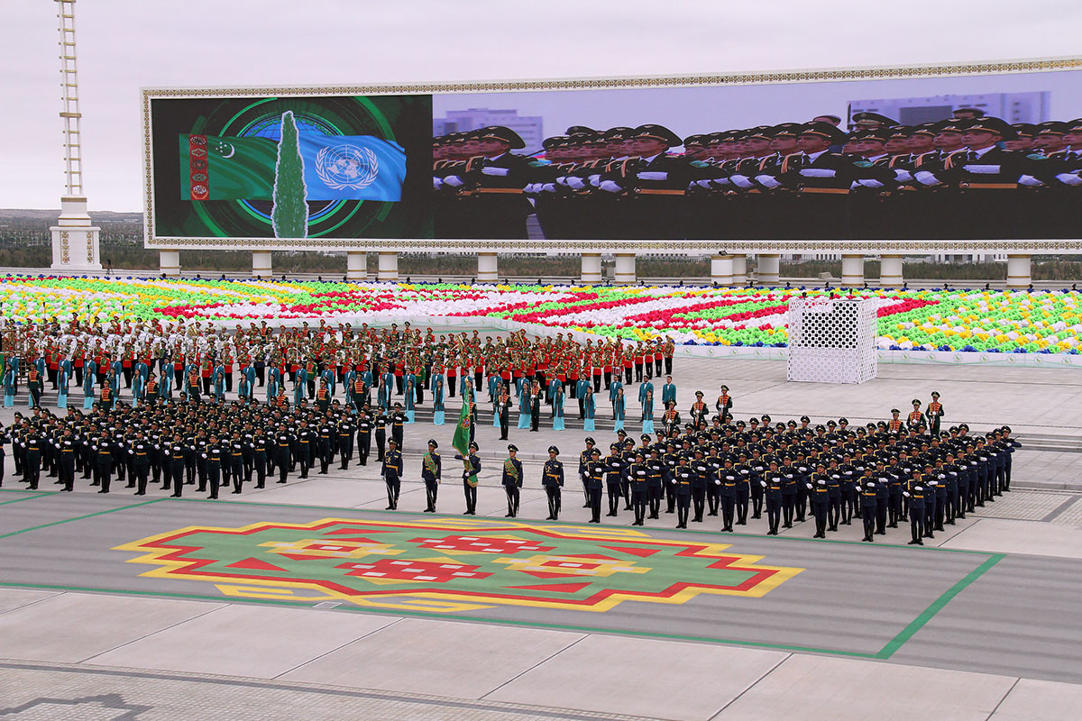 Туркменистан отметил 30-ю годовщины независимости парадом