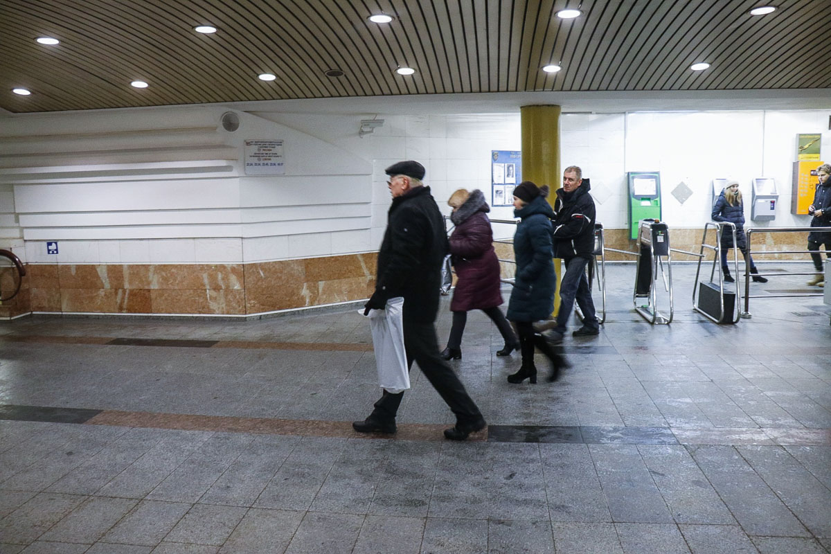 метро, станция, житомирская, метро житомирская, умер мужчина