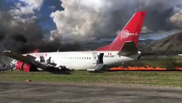 Перу, самолет, пассажиры, пожар