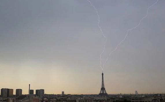 Ейфелева вежа, блискавка, Париж, фото, знімки,