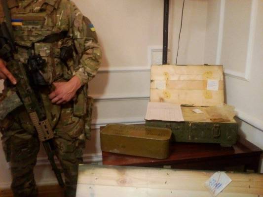 У СБУ показали зброю, наявну в затриманого російського військового