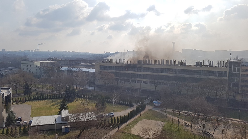 пожар, Харьков, завод, спасатели
