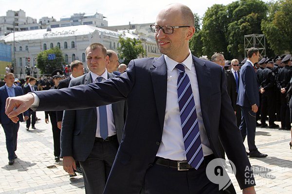 Арсений Яценюк во время торжественной церемонии принятия присяги новой полицией в июле