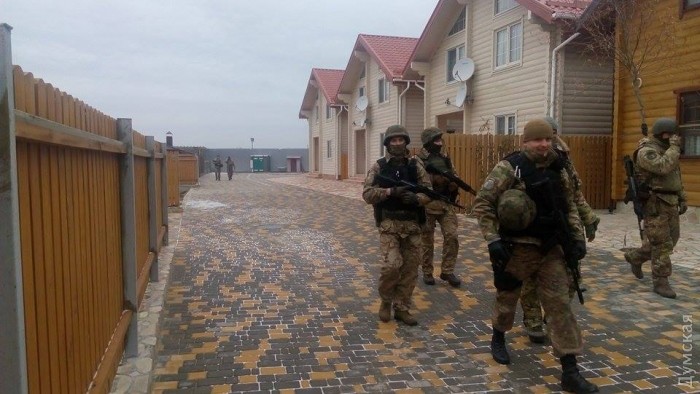 Двойное убийство в Одесской области: полиция обыскивает базы отдыха 