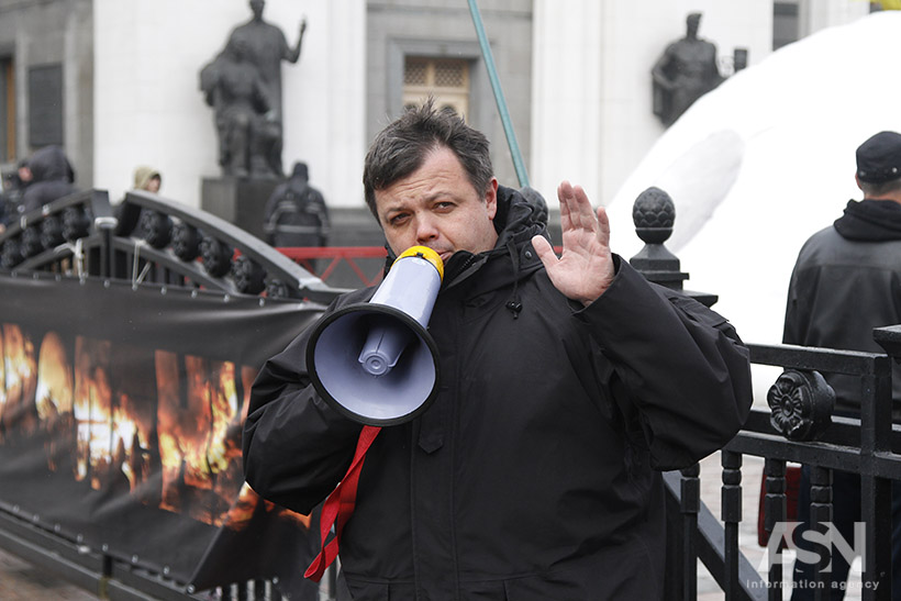 Семенченко, наметове містечко, саакашвили, протест, рада, поліція, охорона,