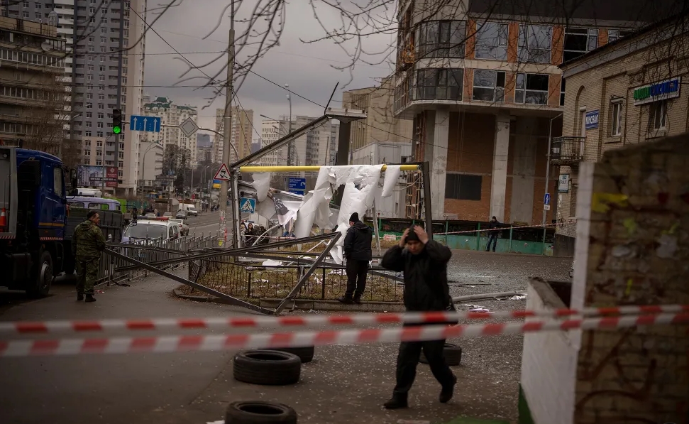 Наслідки обстрілу в Києві